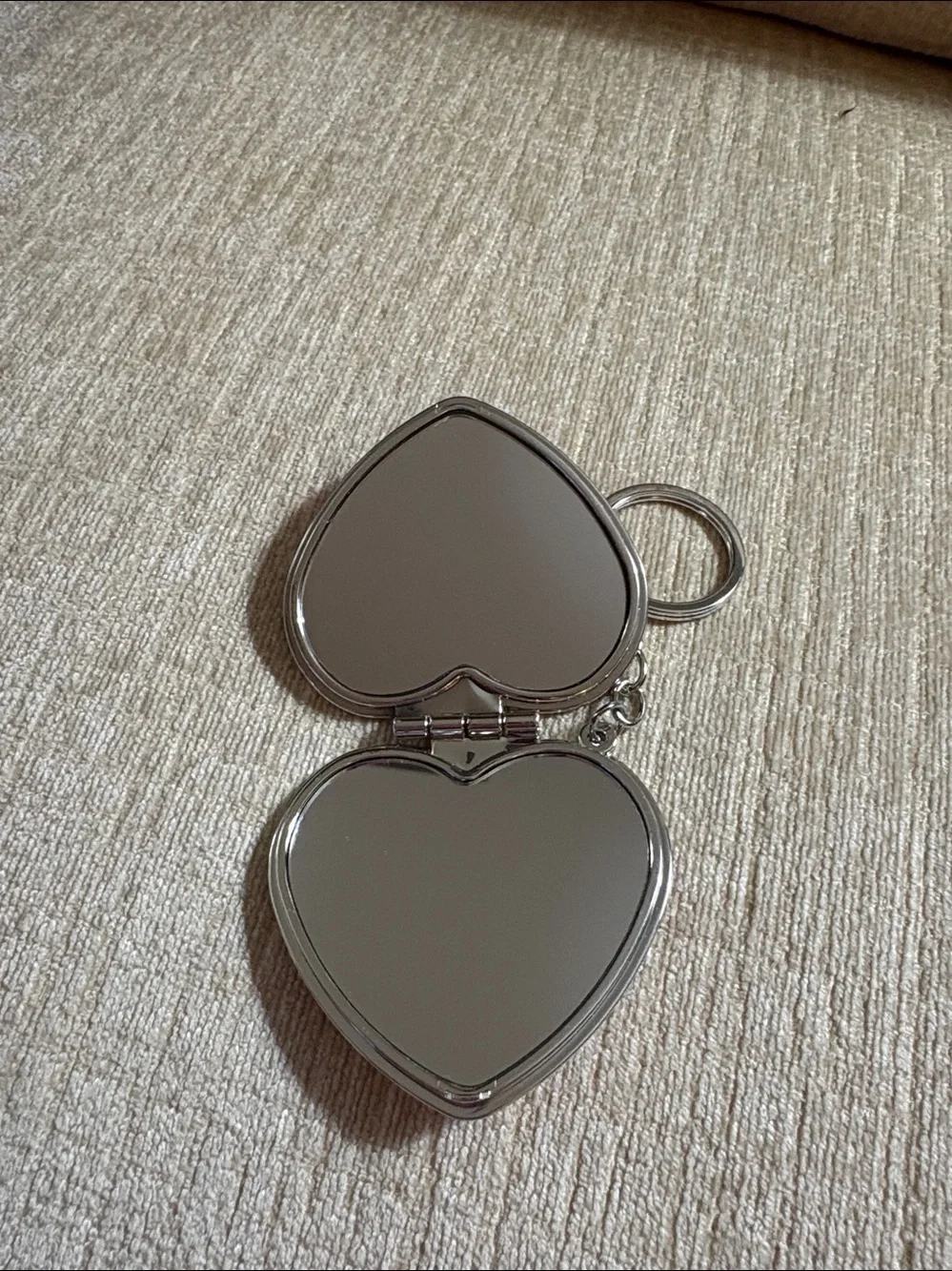 Heart-Shaped Orange Key & Card Holder Keychain with double mirrors inside.